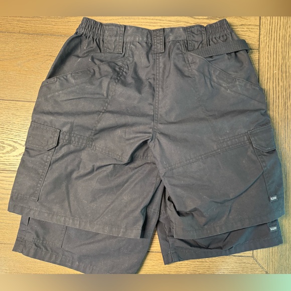 5.11 women’s tactical EMS police fire shorts  navy blue - Picture 2 of 4